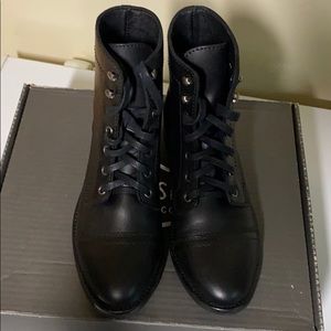 Dark Olive Black Captain Boot